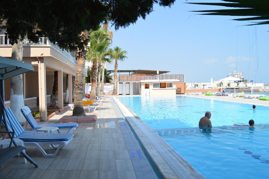 Lades Hotel 锡利夫凯 外观 照片